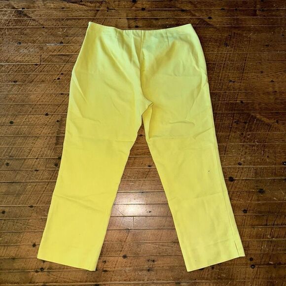 Chicos bright yellow 6/0.5 colorful cropped pants - Picture 3 of 3